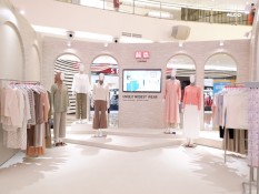 UNIQLO Luncurkan Koleksi 2025 Spring/Summer Tema Modern Neo Classic