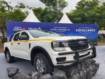 Adu Spesifikasi: Ford Ranger XL vs Mitsubishi Triton vs Toyota Hilux 4x4
