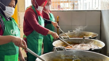Kisah Restu Mande Sukses Kembangkan Masakan Padang dalam Kemasan