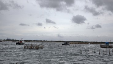 Aksi Ditpolairud Polda Metro Jaya Bantu Bongkar Pagar Laut di Tangerang