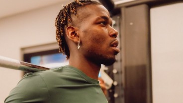 Absen Setahun Lebih, Paul Pogba Kirim Kode Kembali ke Manchester United