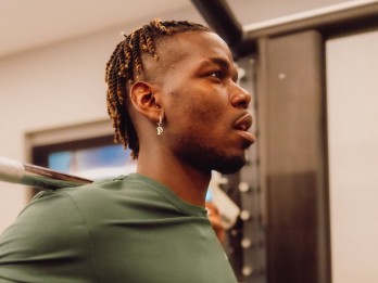 Absen Setahun Lebih, Paul Pogba Kirim Kode Kembali ke Manchester United
