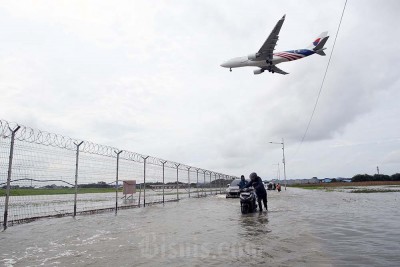 Banjir Rendam Kawasan Bandara Internasional Soekarno-Hatta