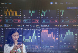 IHSG Berisiko Lanjut Koreksi Hari Ini, Cermati Saham BRPT, MIKA hingga SCMA