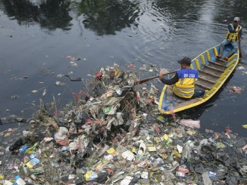 Pembersihan Sampah di Oxbow Cicukang Rampung Februari 2025