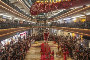 Atraksi Worldclass Barongsai Hibur Pengunjung Pusat Perbelanjaan