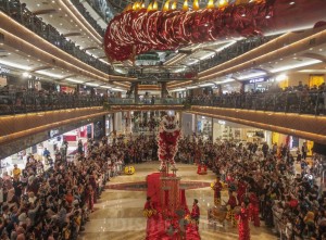 Atraksi Worldclass Barongsai Hibur Pengunjung Pusat Perbelanjaan