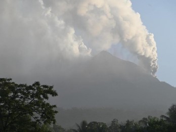 Gunung Lewotobi Laki-laki di NTT Erupsi Dua Kali Hari ini