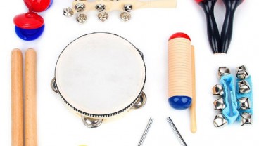 21 Contoh Alat Musik Ritmis dan Cara Memainkannya