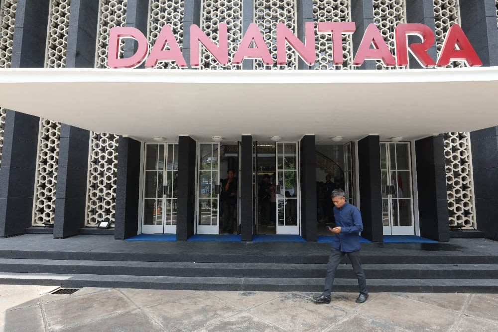 Tanda Tanya Gerak Danantara di Bawah UU Baru BUMN 