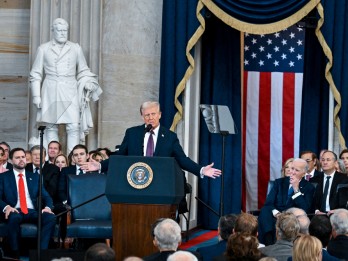 Resmi, Donald Trump Larang Atlet Transgender Main di Kompetisi Wanita