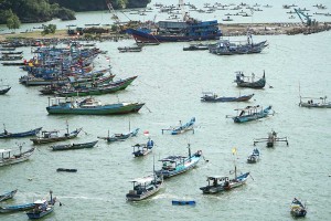 Nelayan di Jawa Timur Memilih Tidak Melaut Akibat Cuaca Buruk