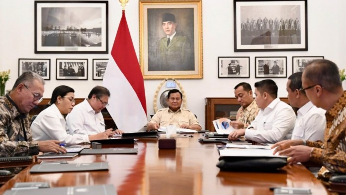 Prabowo Beri Sinyal Reshuffle Kabinet, Siapa Menteri yang Tersingkir?