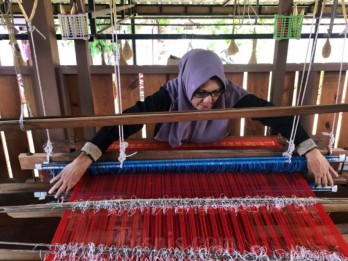 Mutiara Songket dari Aceh, Alat Tenun Tunggal ke Omzet Ratusan Juta dengan Digital