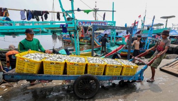 Cuaca Buruk Lumpuhkan Pesisir Garut, Nelayan dan Pedagang Merugi