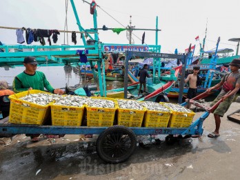 Cuaca Buruk Lumpuhkan Pesisir Garut, Nelayan dan Pedagang Merugi