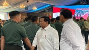 Momen Prabowo Sapa dan Salami Jenderal hingga Mayor TNI di Istana Bogor