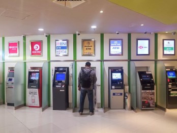 Sejumlah Bank Masih Tambah Mesin ATM saat Jumlah di Industri Menciut