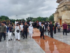 Mantan Menteri ESDM Darwin Zahedy Saleh Dimakamkan di Kalibata, Bahlil Hadir