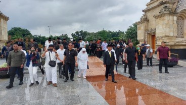 Mantan Menteri ESDM Darwin Zahedy Saleh Dimakamkan di Kalibata, Bahlil Hadir
