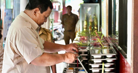 Prabowo Kembali Sidak Dadakan, Cek Pelaksanaan MBG di Bogor
