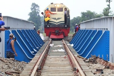 Penggantian Jembatan Kereta Api Daerah Rawan Banjir