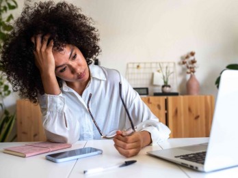 7 Cara Efektif Atasi Stres di Tempat Kerja