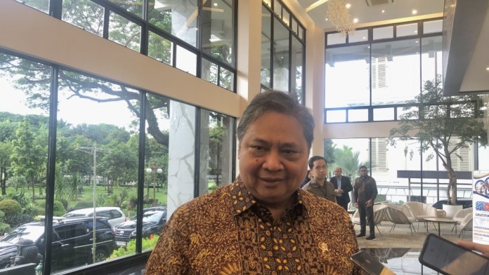 Menko Airlangga Terbang Temui CEO Masdar di Dubai, Bahas Proyek PLTS Cirata Jilid II