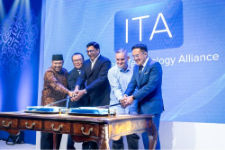 Saham ISAT Menguat, Investor Optimis pada Kinerja dan Investasi AI