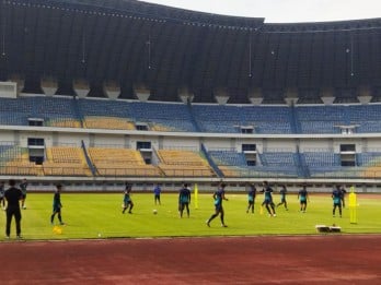 Jelang Persib Vs Persija, Ribuan Bobotoh Padati Sesi Latihan Maung Bandung