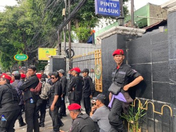 Jelang Putusan Praperadilan Hasto, Polisi hingga Satgas PDIP Berjaga di PN Jaksel