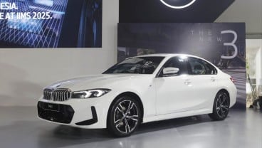 BMW 320i M Sport Resmi Meluncur di IIMS 2025, Harga Rp1 Miliar