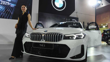 BMW Group Pavilion Pajang 13 unit Mobil BMW dan MINI di IIMS 2025