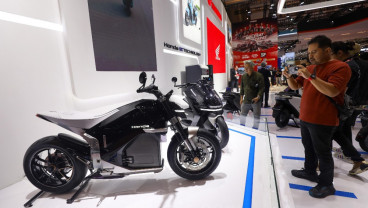 AHM Tampilkan Motor Listrik dan Motor Konsep di IIMS 2025
