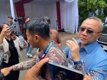 Zulhas Naik Motor ke Hambalang untuk Hadiri Pertemuan KIM Plus