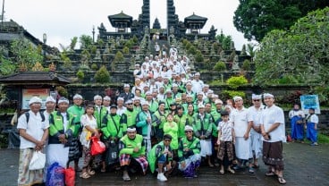 Jaga Tradisi-Budaya, Ratusan Driver Gojek Ikut Ritual Suci Tirta Yatra