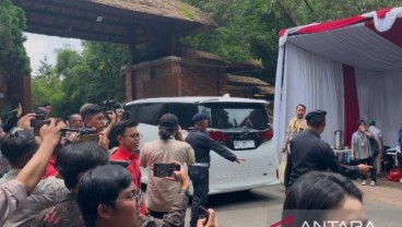 Prabowo Bahas Efisiensi Anggaran di Hambalang, Semua Menteri Setuju!