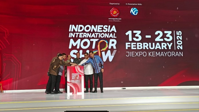 Jurus Adira Finance, Home Credit Cs Berburu Cuan dari IIMS 2025