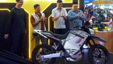 United E-MOTOR Rilis Motor Listrik Khusus Trail Terbaru Eksklusif di IIMS 2025