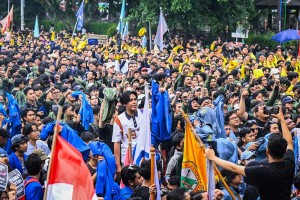 Mahasiswa Gelar Aksi Bertajuk Indonesia Gelap Menyikapi Pemotongan Anggaran Pendidikan