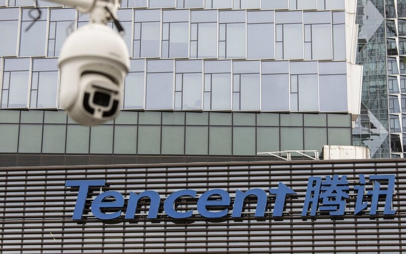 Chinese tech company Tencent's nameplate/Bloomberg