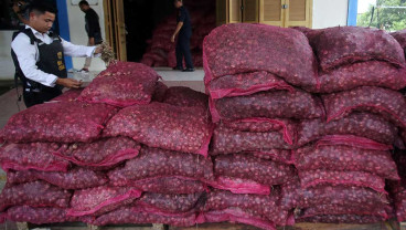 Bea Cukai Aceh Gagalkan Penyelundupan Bawang Merah dan Pakaian Bekas Dari Thailand