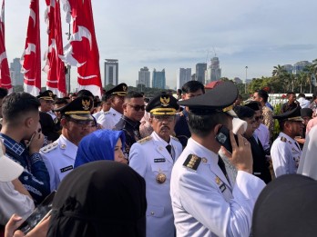 Ratusan Kepala Daerah Memadati Kawasan Monas Jelang Pelantikan (20/2)