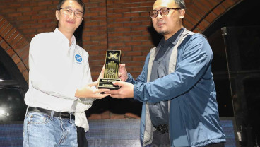 Bisnis Indonesia Raih Penghargaan Indodax