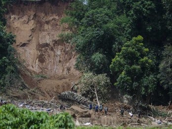 Longsor di Garut Sebabkan Satu Rumah Tertimbun, Warga Dilaporkan Hilang