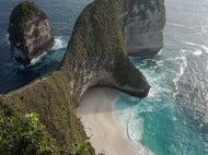 10 Pantai Terbaik di Dunia Versi Tripadvisor, ada Pantai Kelingking di Bali