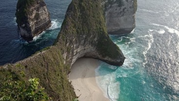 10 Pantai Terbaik di Dunia Versi Tripadvisor, ada Pantai Kelingking di Bali