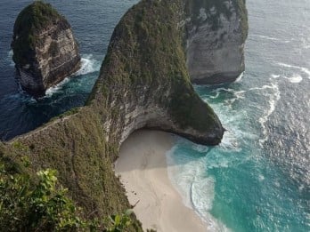 10 Pantai Terbaik di Dunia Versi Tripadvisor, ada Pantai Kelingking di Bali