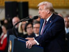 Viral Video AI Edit Trump Cium Kaki Elon Musk Diputar di Kantor Pemerintah