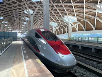 Menhub Dudy Minta Pembangunan Akses Stasiun KCIC Karawang Dikebut